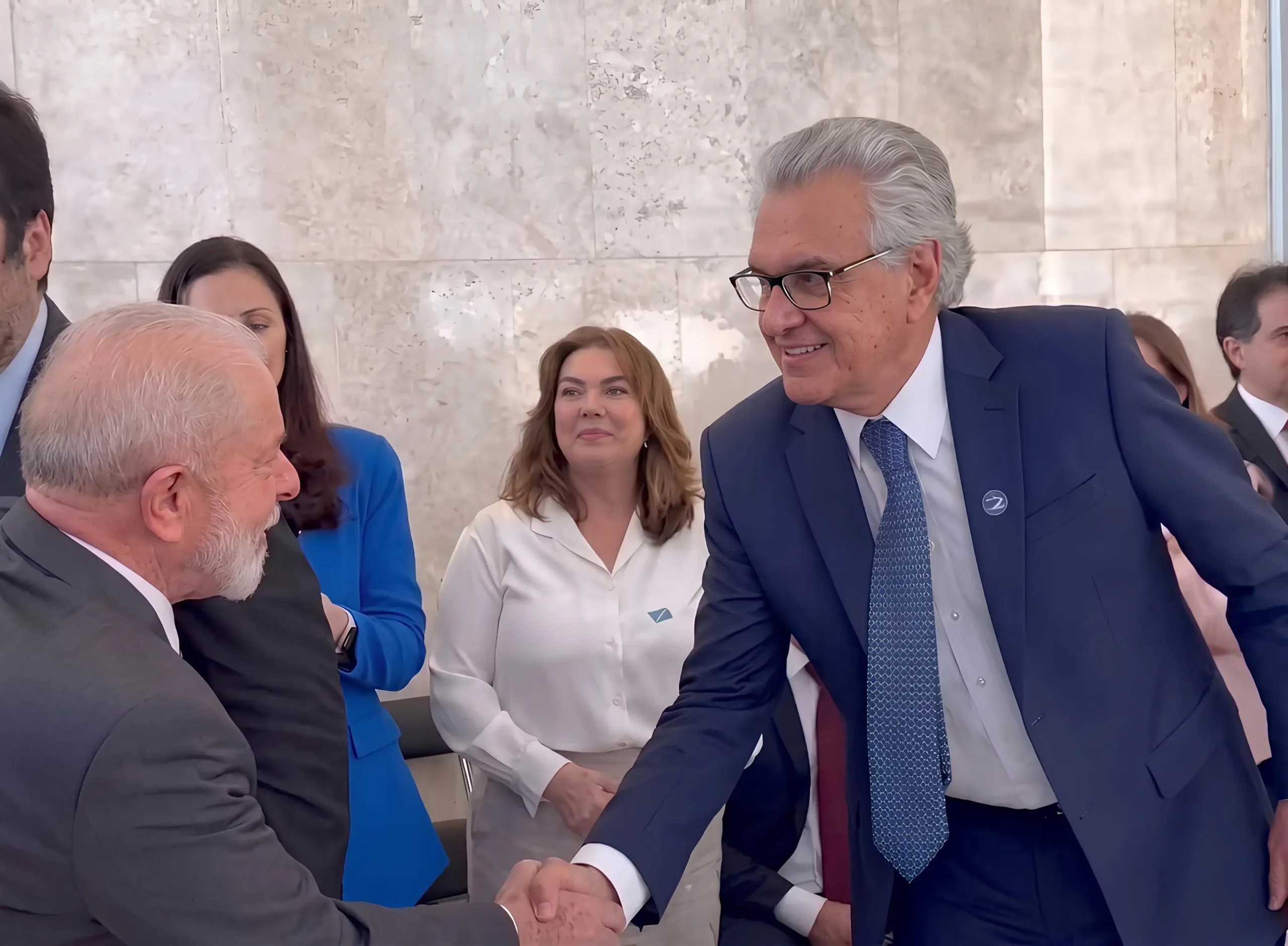 Vantagens da oposição nas opiniões aferidas nas pesquisas, por Vagner Gomes