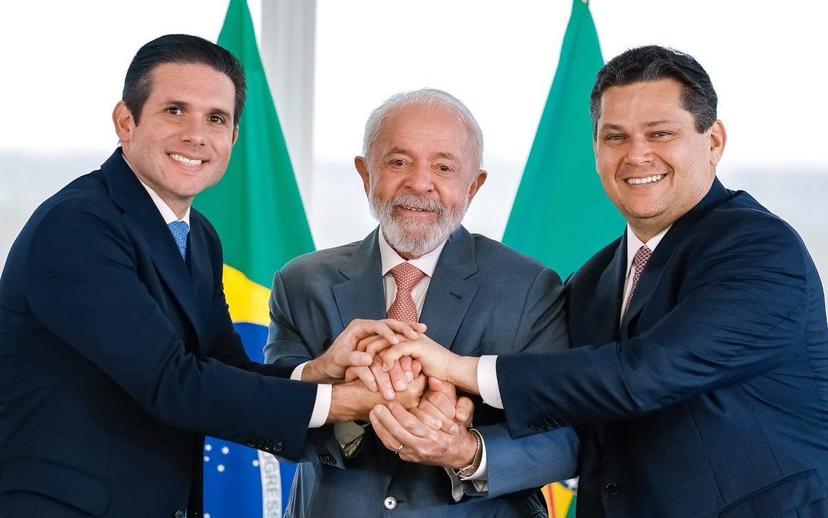 A Democracia, os Três Poderes e a Sociedade, por Ricardo Marinho